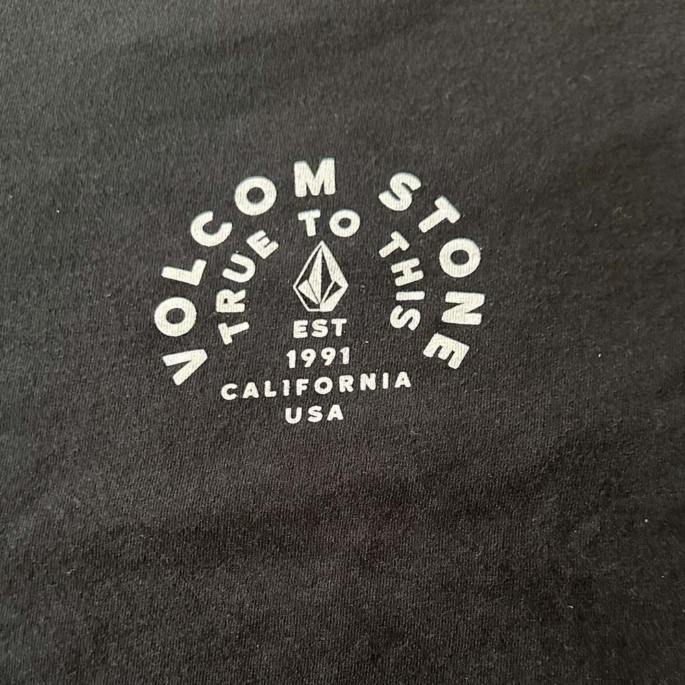 Volcom men’s Black Tee with White Logo, Size Medium
